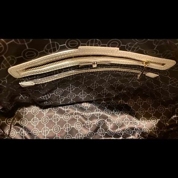 Henri Bendel Top Handle Satchel Very Rare, Wine. - Picture 9 of 11